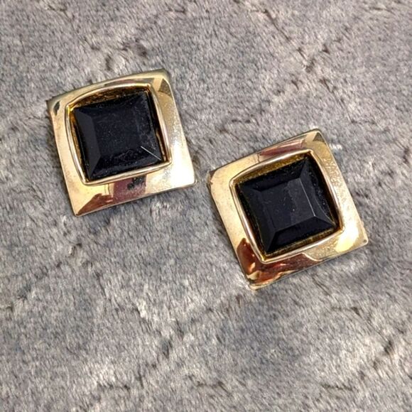 Vintage Diamond Shaped Black Acrylic & Silvertone Clip Earrings - Picture 3 of 5